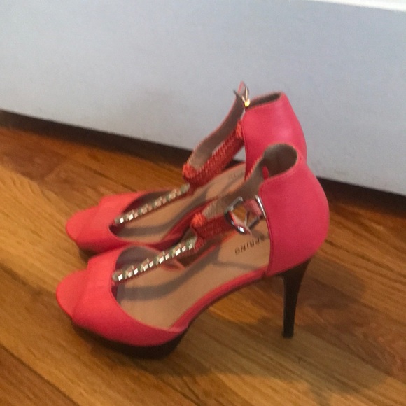 Classy coral high heels - Picture 2 of 4